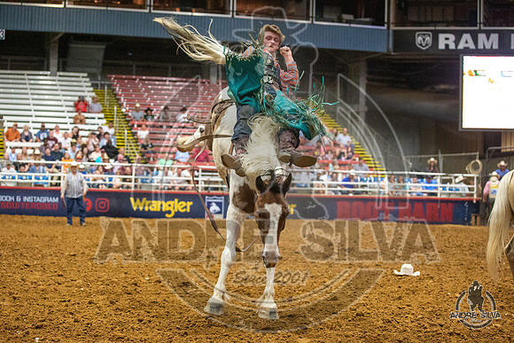 07_06_19_Mesquite_Bareback_Riding_Colby Fedor_054_Silva