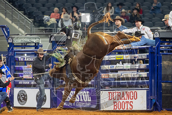 2021_TheAmerican_Bull Riding_Marco Eguchi _AndreSilva_959