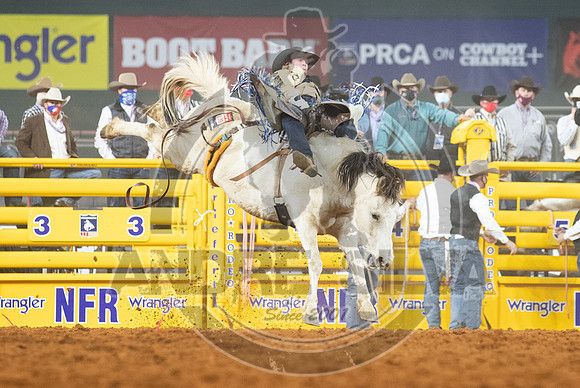 2020_Dez_06_WNFR_Bareback_Chad Rutherford_121