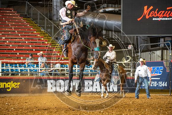2020_06_13_Mesquite_Saddle_Bronc_Riding_462_Silva