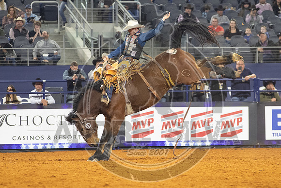 2021_TheAmerican_Saddle Bronc_Brody Cress_AndreSilva_331