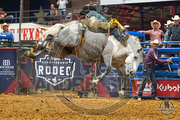 07_06_19_Mesquite_Bareback_Riding_Tyler Johnson_057_Silva