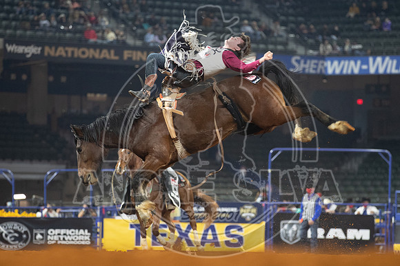 2020_Dez_03_WNFR_Bareback_Cole Reiner_128