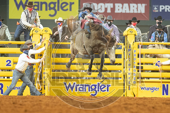 2020_Dez_06_WNFR_Bareback_Winn Ratliff_113