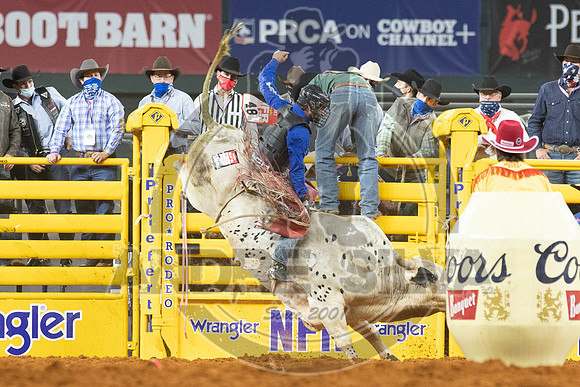 2020_Dez_06_WNFR_Bull_Riding_Dustin Boquet_477