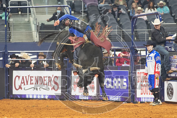 2021_TheAmerican_Bull Riding_Dustin Boquet_AndreSilva_800